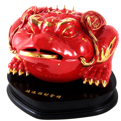 中國紅瓷 招財(cái)進(jìn)寶三足金蟾擺件的藝術(shù)與寓意